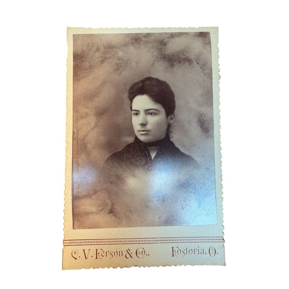 Antique Victorian Cabinet Card Portrait Young Woman Sepia 1850-1899 4x6 sepia